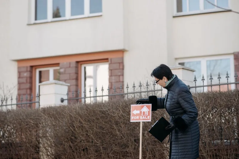 Hold, Sell, or Move Up? Understanding the Property Clock in King Hills